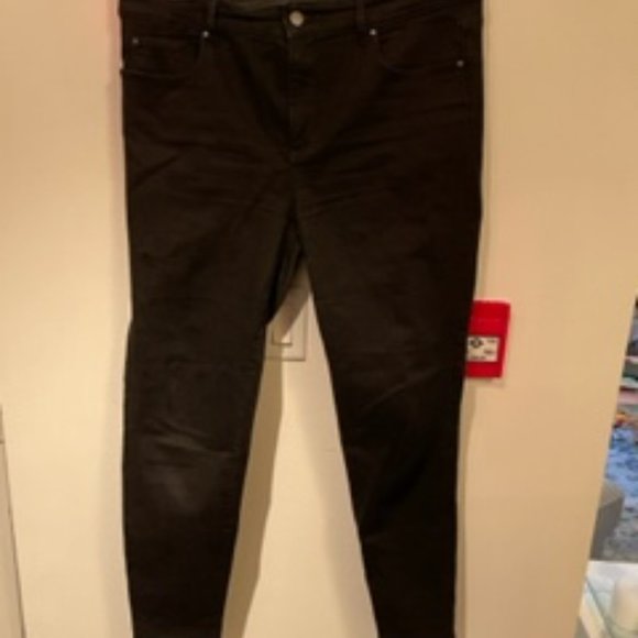 Ann Taylor Skinny Black Jeans Sculpting Pockets Size 12 - Picture 2 of 4